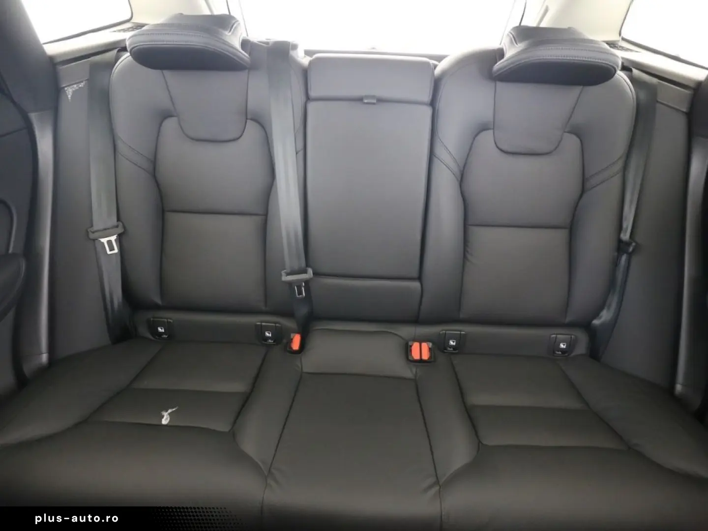 VOLVO XC60 Plus Dark Recharge Plug-In Hybrid AWD T8 Tw