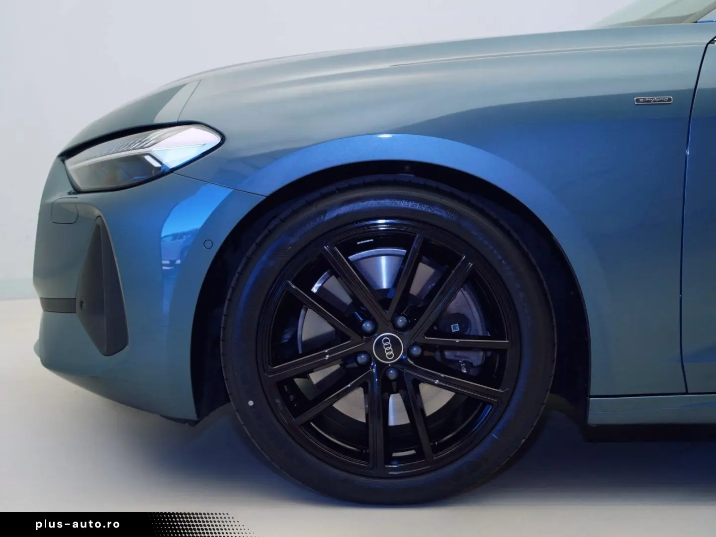 AUDI A5 Avant e-hybrid 220 kW S-TRO LED RFK NAVI ACC