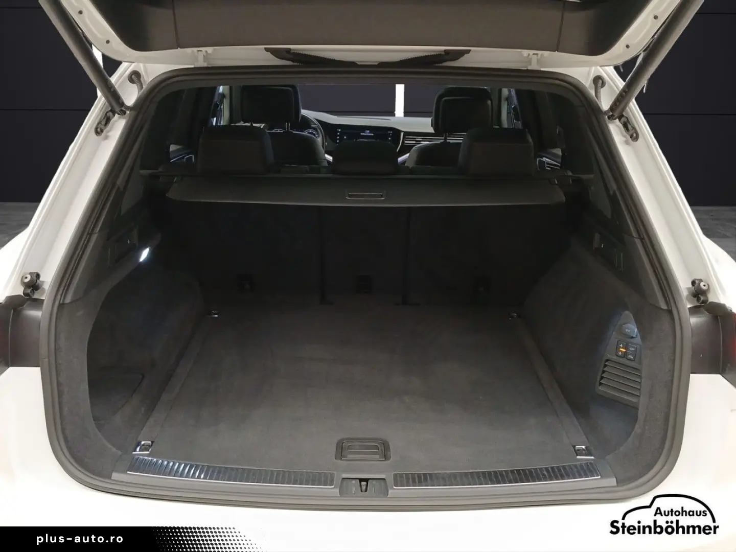 VW Touareg R-Line AHK Pano Standhzg HUD Bluetooth