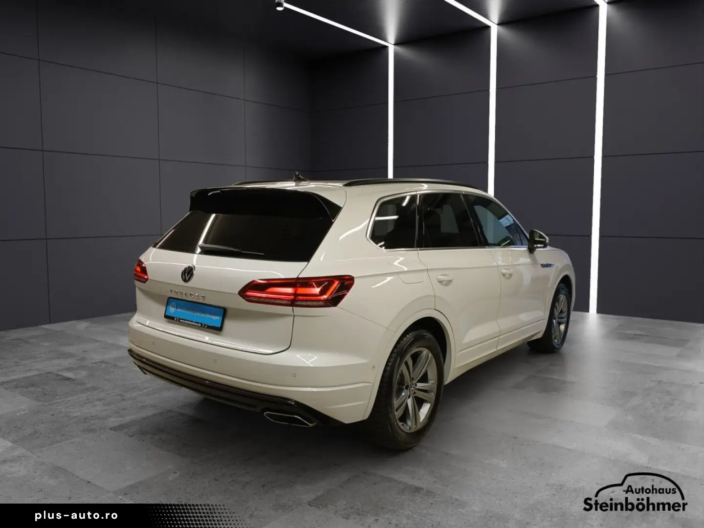 VW Touareg R-Line AHK Pano Standhzg HUD Bluetooth