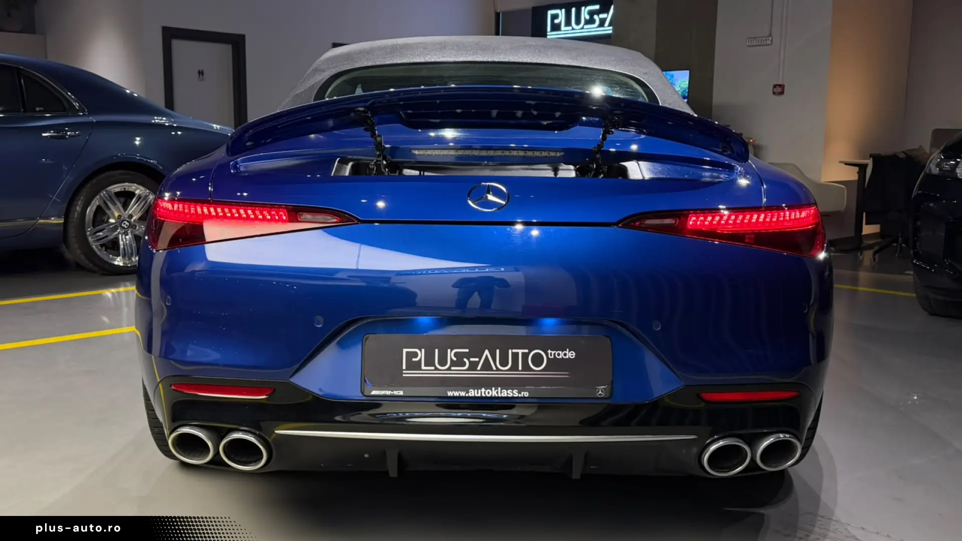 Mercedes-Benz SL43 AMG - Spectral Blue   Manufaktur