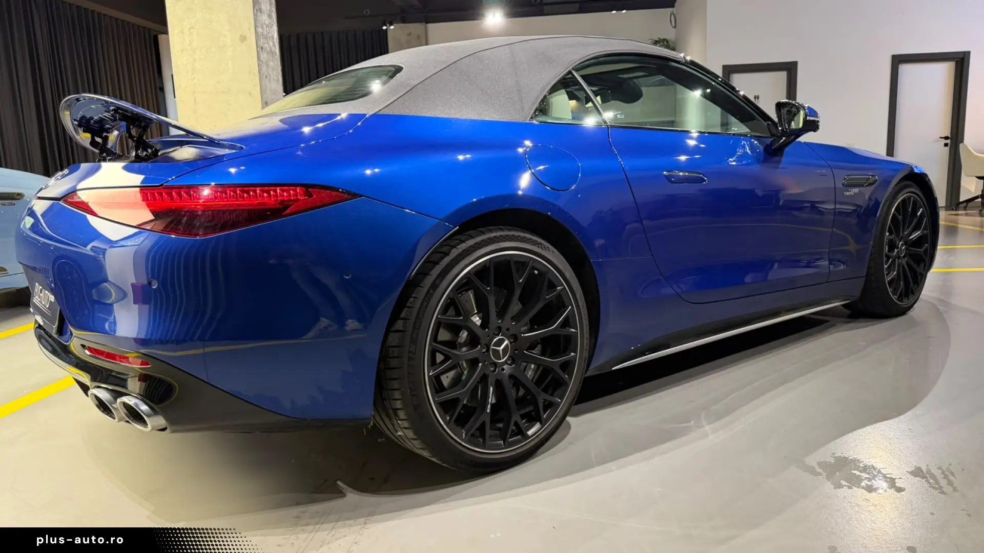 Mercedes-Benz SL43 AMG - Spectral Blue   Manufaktur