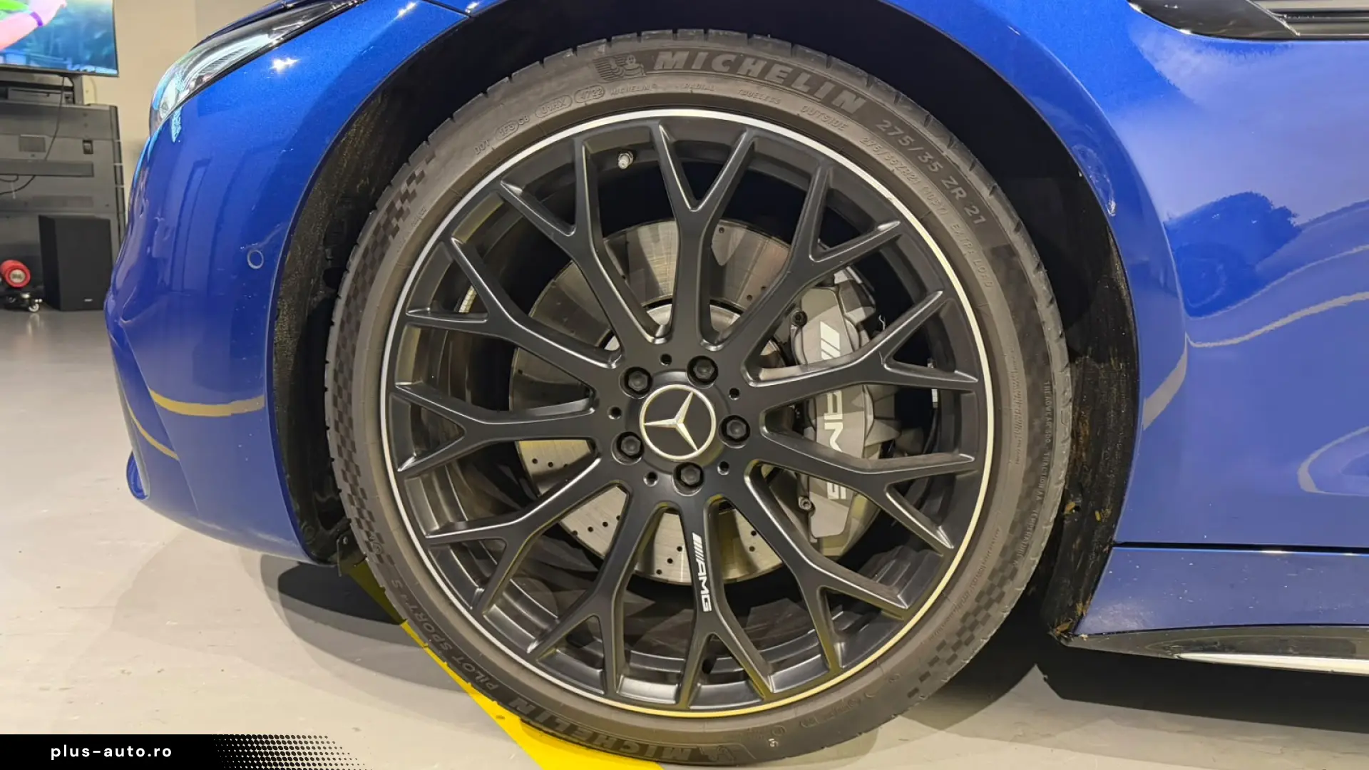 Mercedes-Benz SL43 AMG - Spectral Blue   Manufaktur