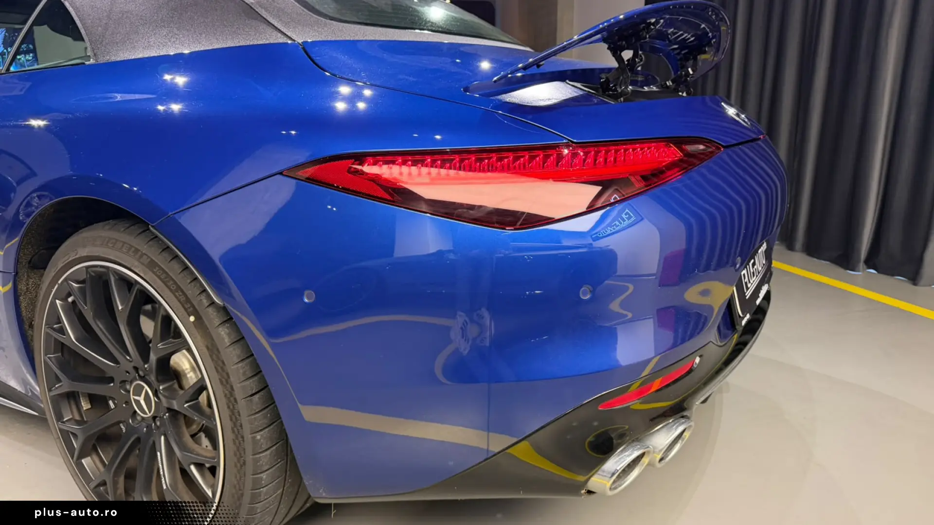 Mercedes-Benz SL43 AMG - Spectral Blue   Manufaktur