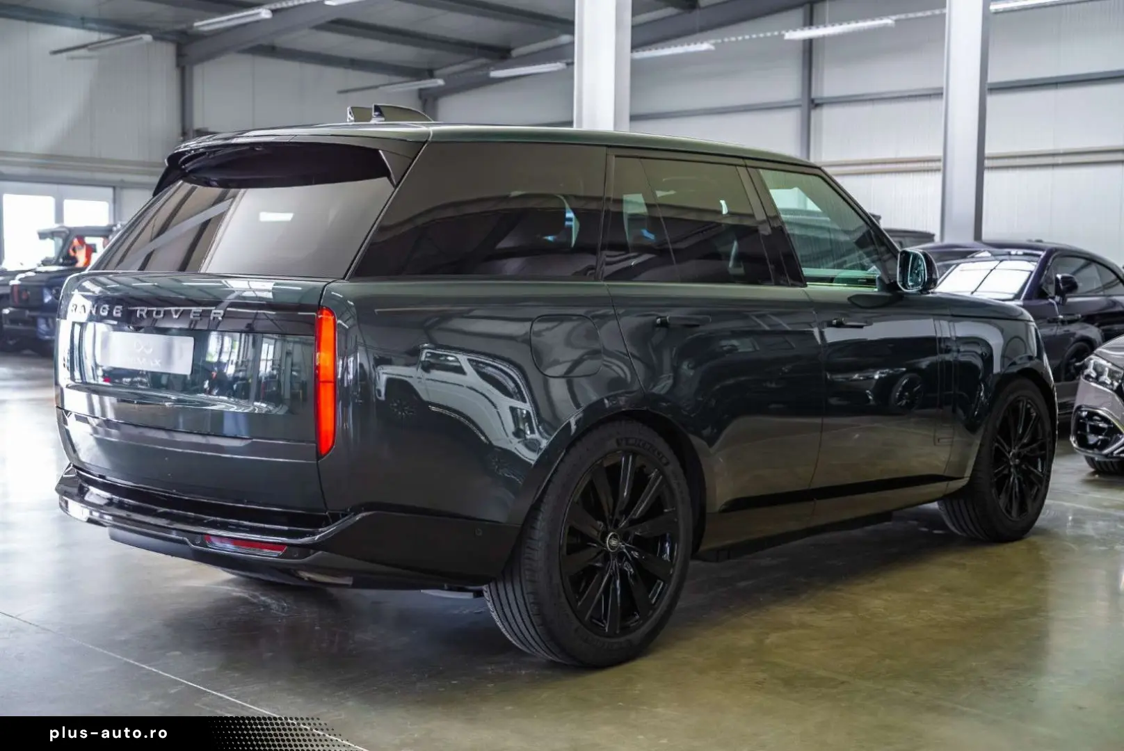 Land Rover Range Rover 2025 hibrid, 159.257 € — imagine 4