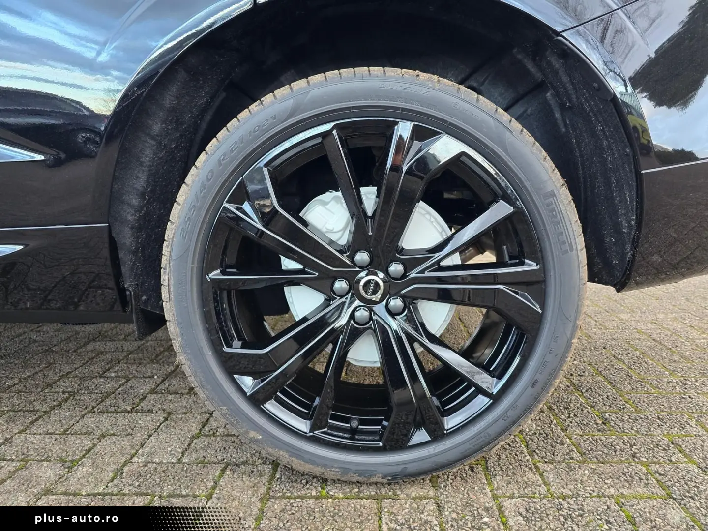 VOLVO XC60 B5 AWD Plus Black Edition 21  ACC