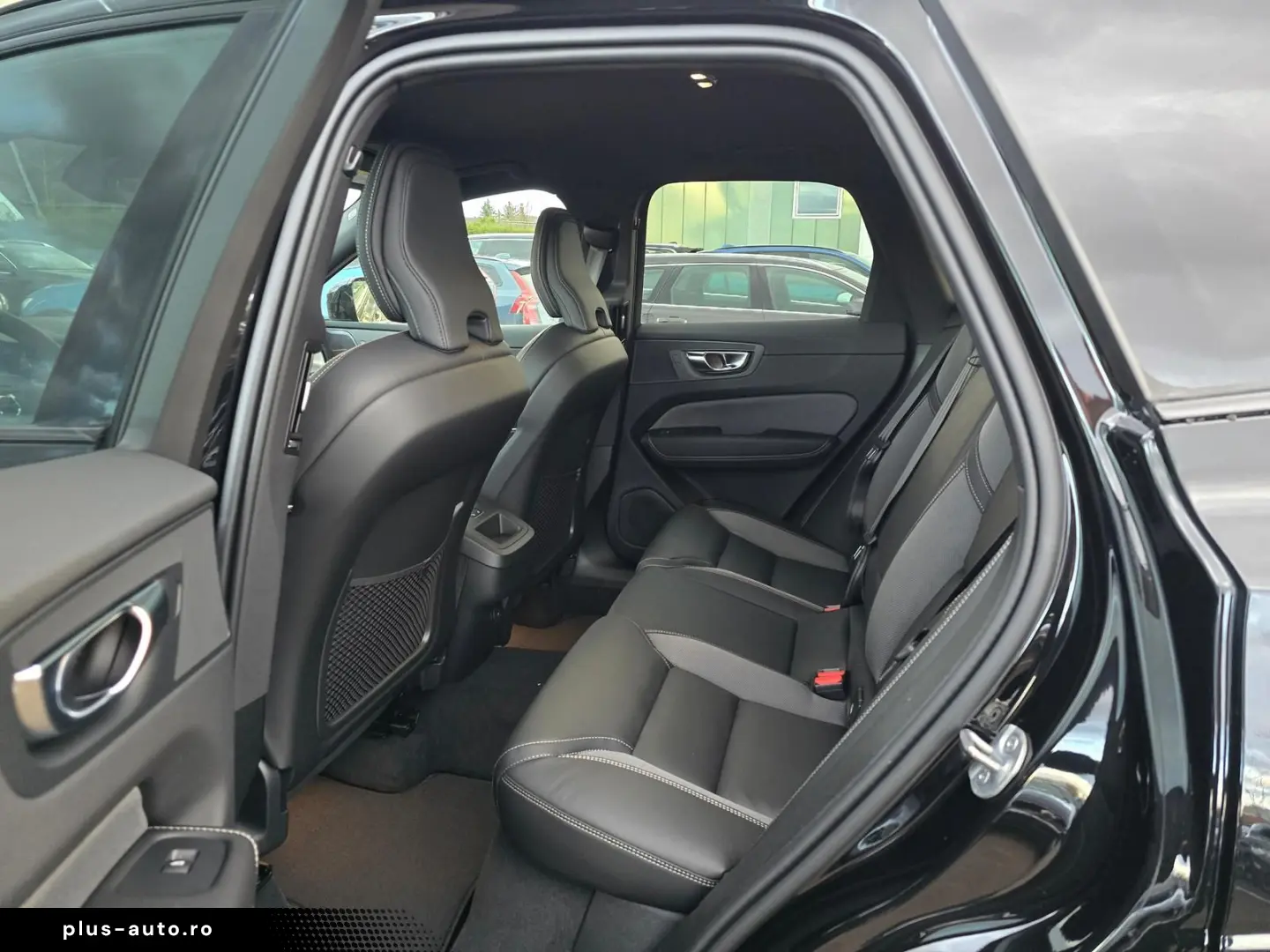 VOLVO XC60 B5 AWD Plus Black Edition 21  ACC