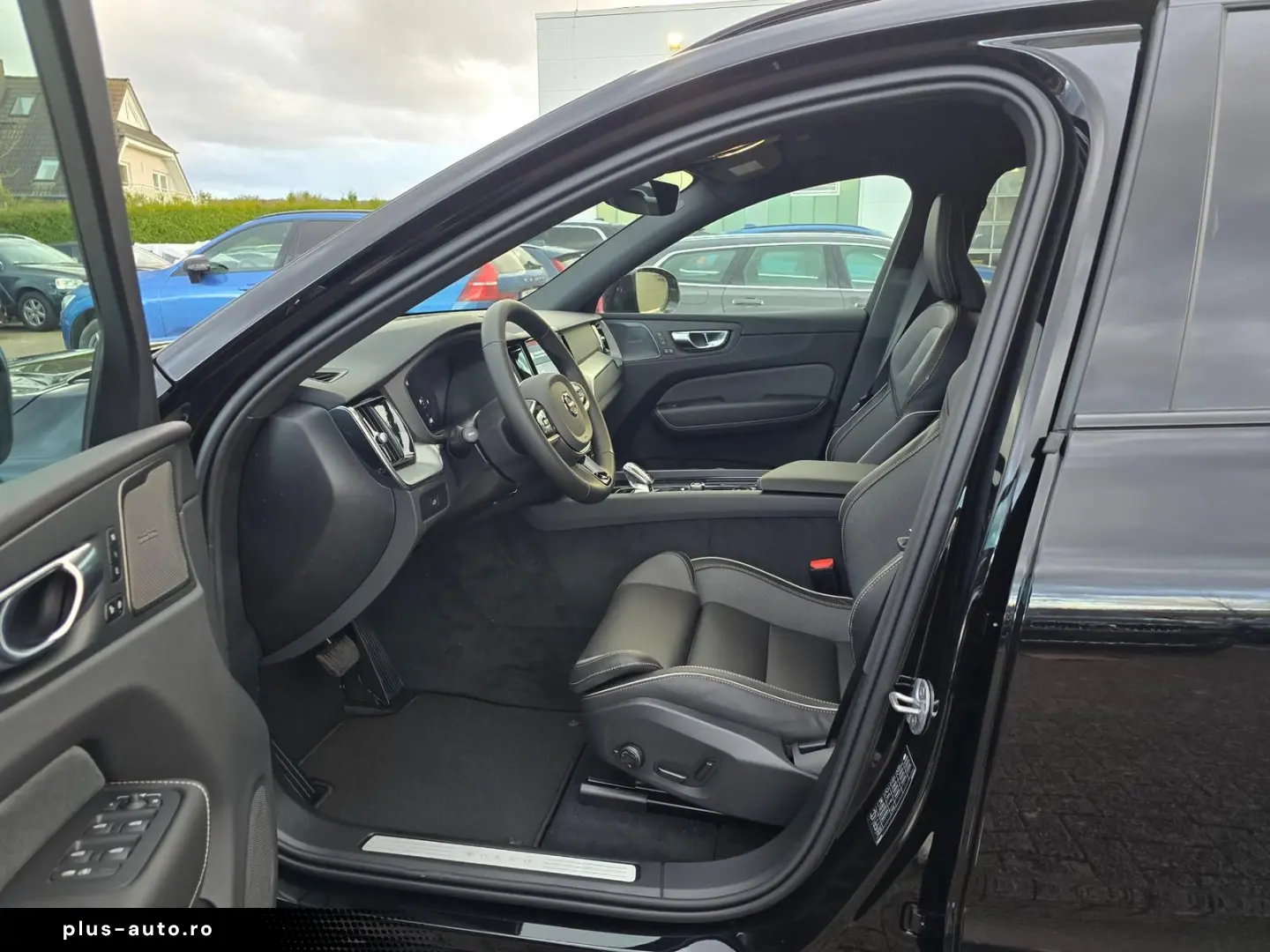 VOLVO XC60 B5 AWD Plus Black Edition 21  ACC