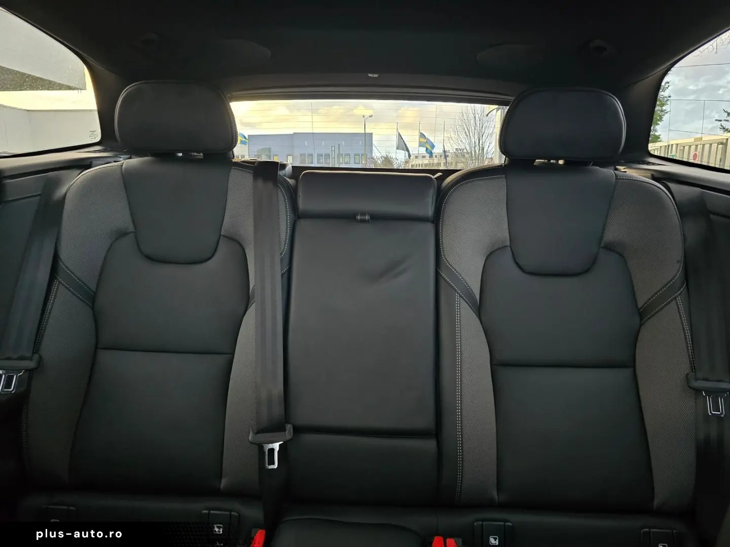 VOLVO XC60 B5 AWD Plus Black Edition 21  ACC