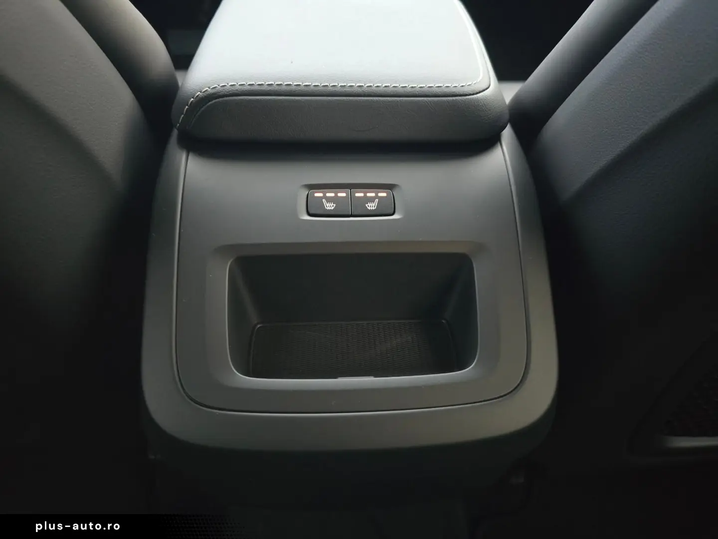 VOLVO XC60 B5 AWD Plus Black Edition 21  ACC