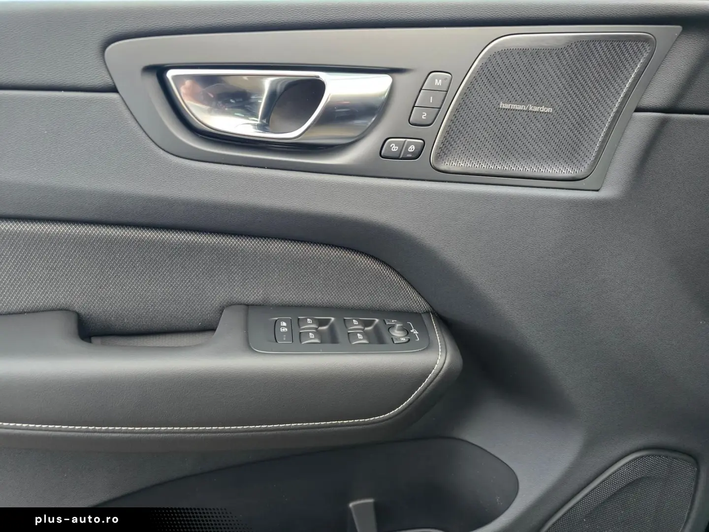 VOLVO XC60 B5 AWD Plus Black Edition 21  ACC