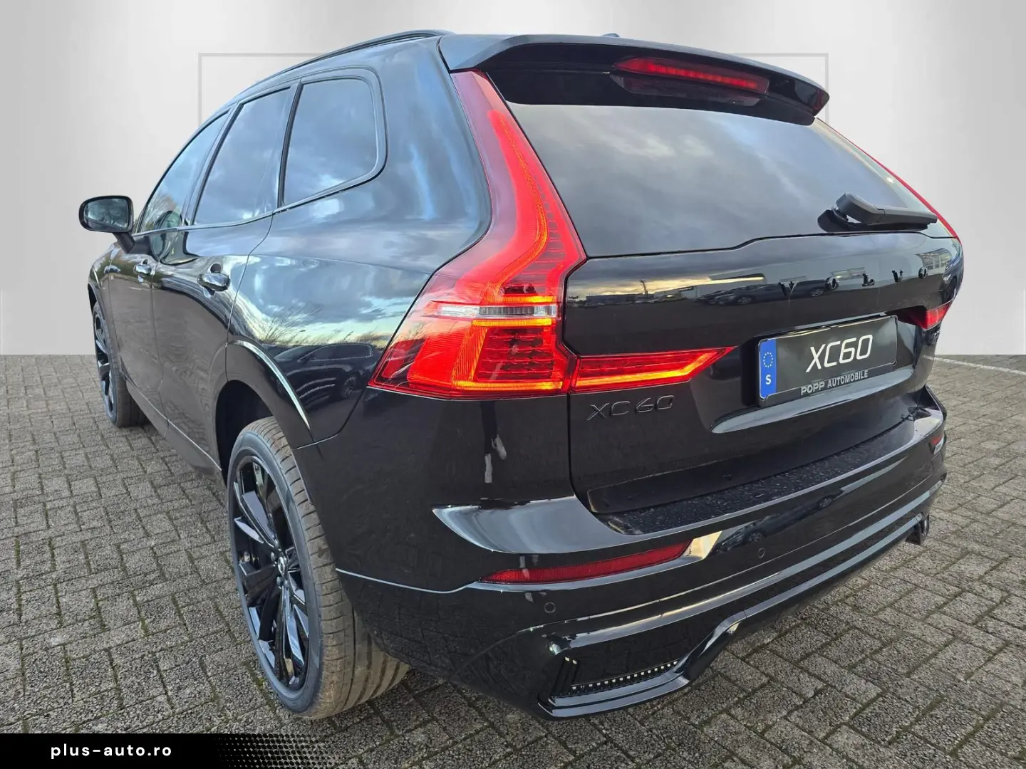 VOLVO XC60 B5 AWD Plus Black Edition 21  ACC