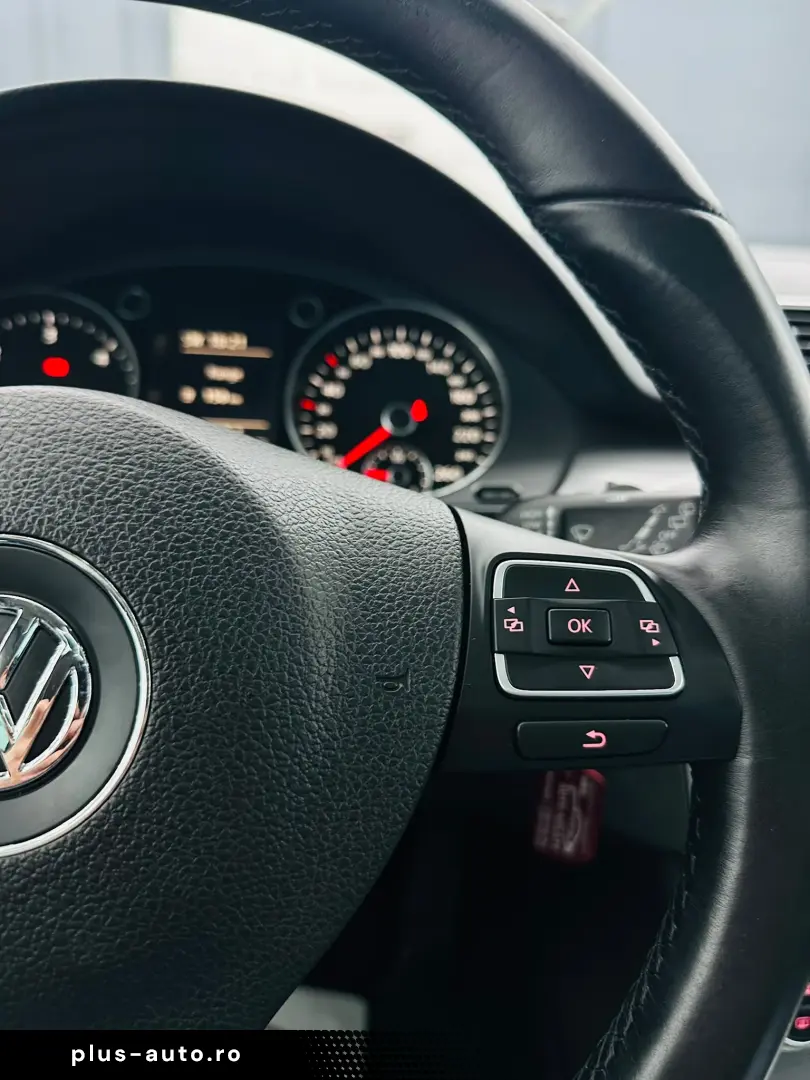 VOLKSWAGEN PASSAT 2013 1.6D E5 Garantie 12 Luni Rate Avans 0