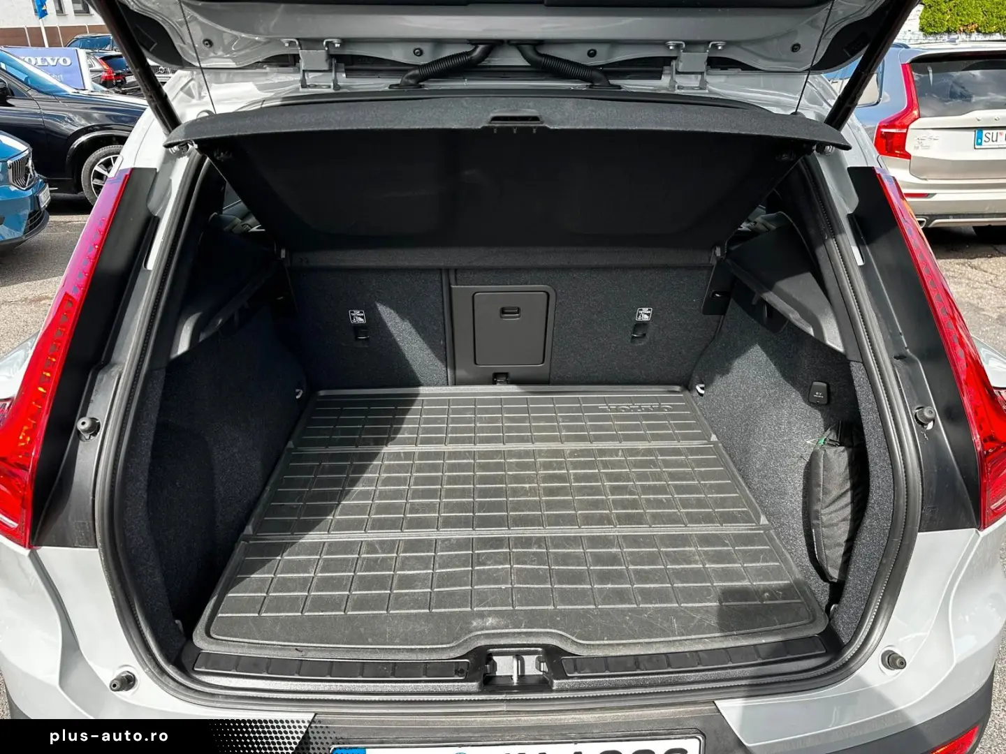 VOLVO XC40 B3 Core  GOOGLE Navi  Tempomat  LED  Kamera
