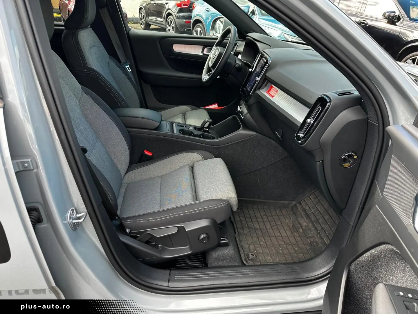 VOLVO XC40 B3 Core  GOOGLE Navi  Tempomat  LED  Kamera