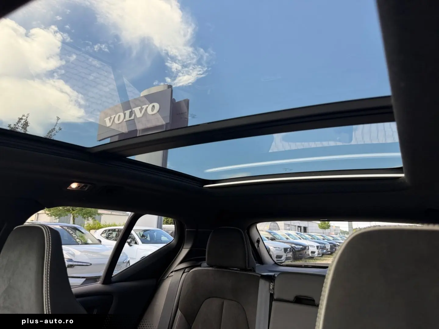 VOLVO XC40 Ultimate Dark Recharge Plug-In Hybrid 2WD S