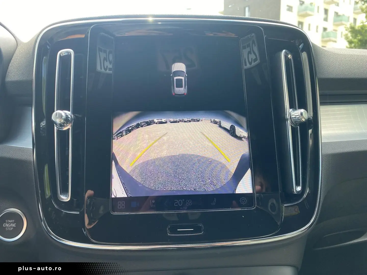 VOLVO XC40 B3 FWD Plus Dark 19  ACC FSH H&K LED SHZ