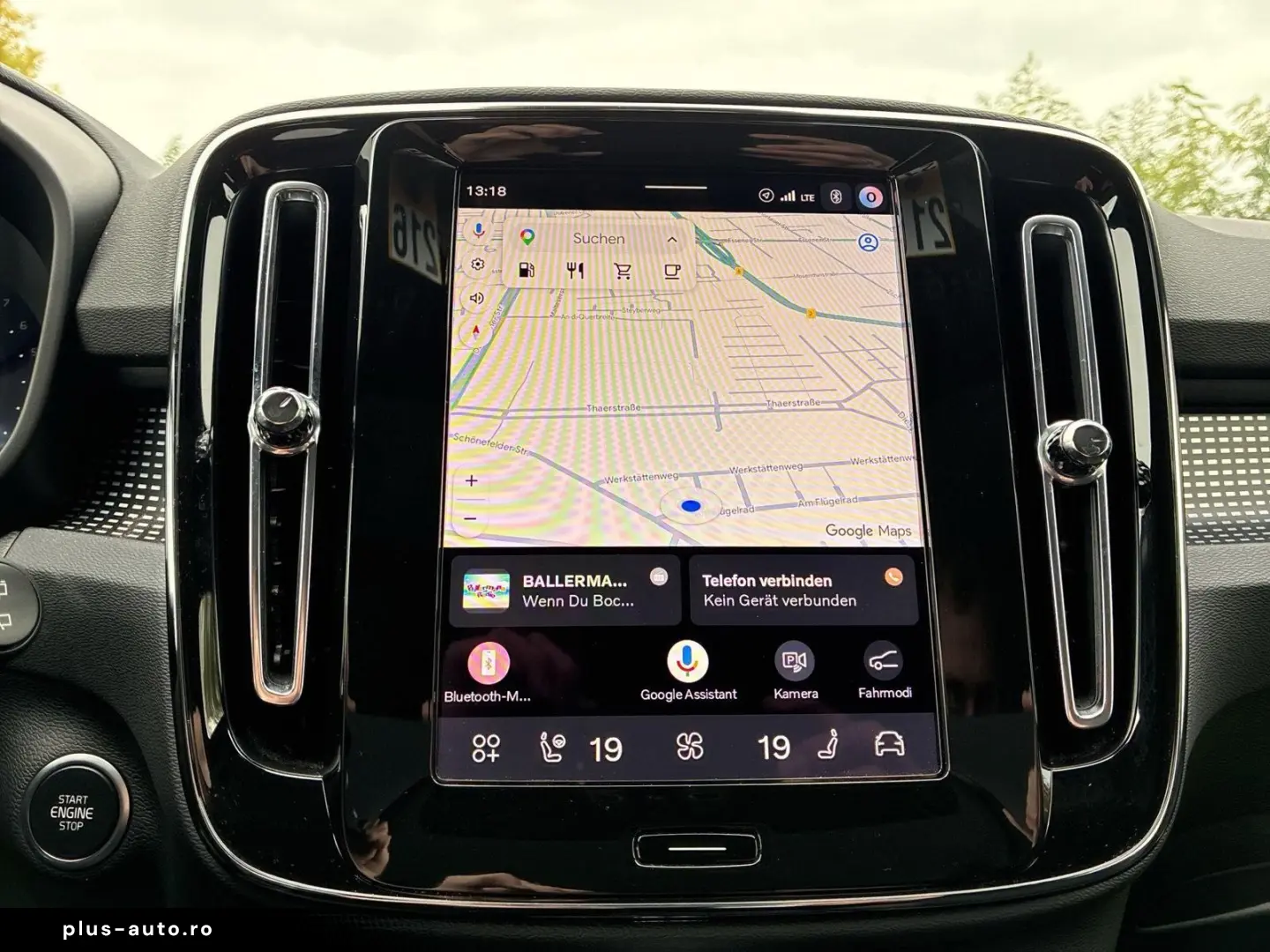 VOLVO XC40 B3 Ultra Black Ed.   Pano   360    H&K   AC