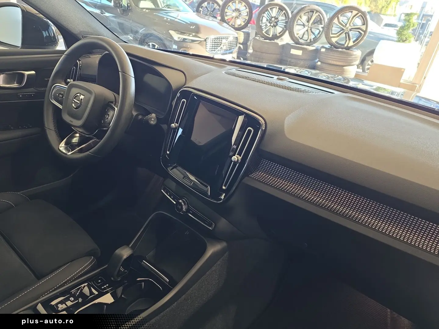 VOLVO XC40 B4 Ultimate Dark AWD ACC BLIS AHK Pano 360