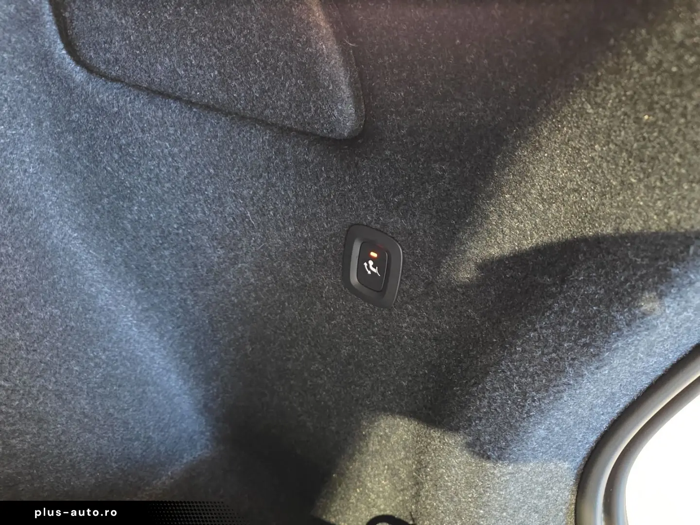 VOLVO XC40 B4 Ultimate Dark AWD ACC BLIS AHK Pano 360