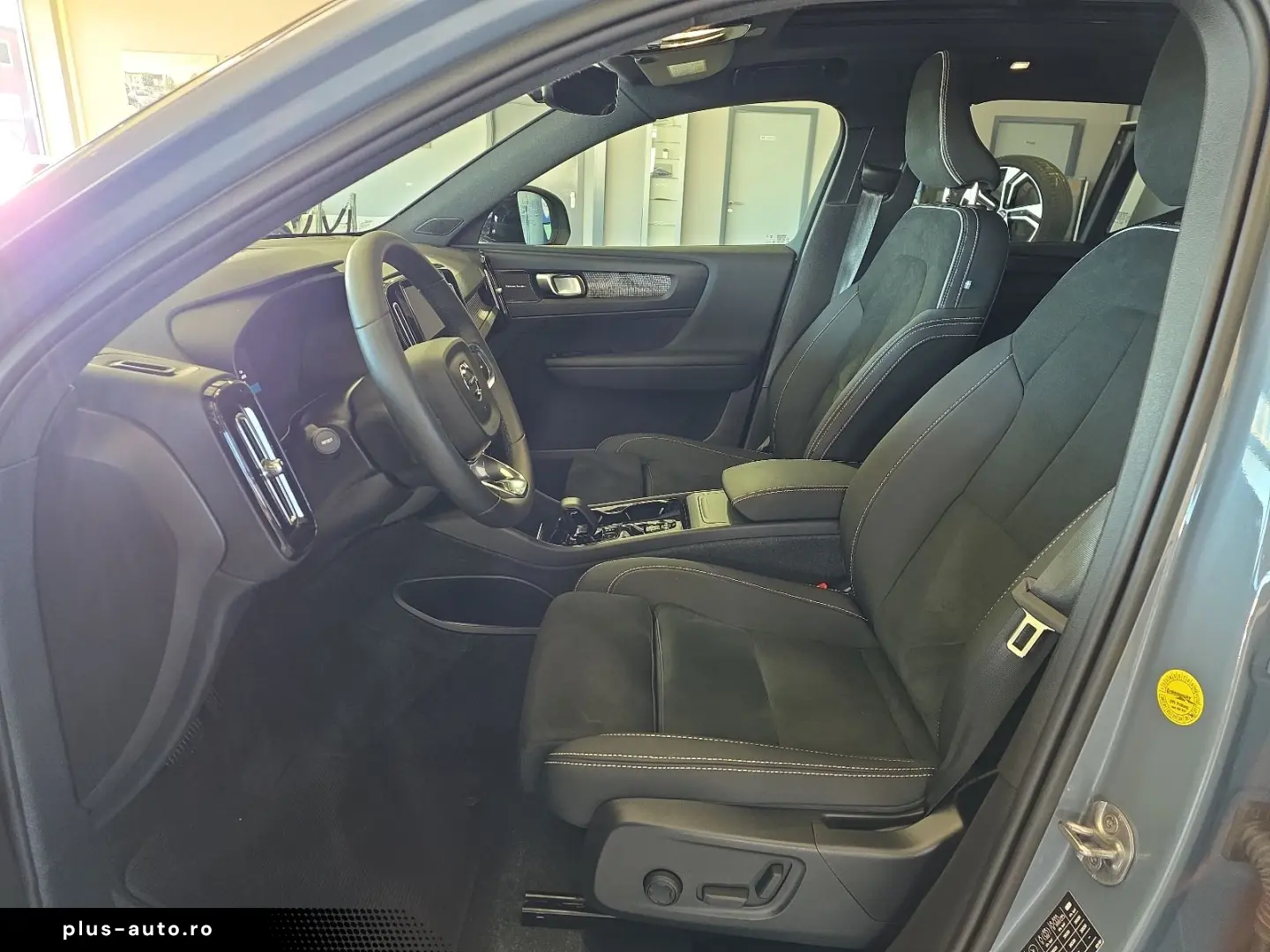 VOLVO XC40 B4 Ultimate Dark AWD ACC BLIS AHK Pano 360