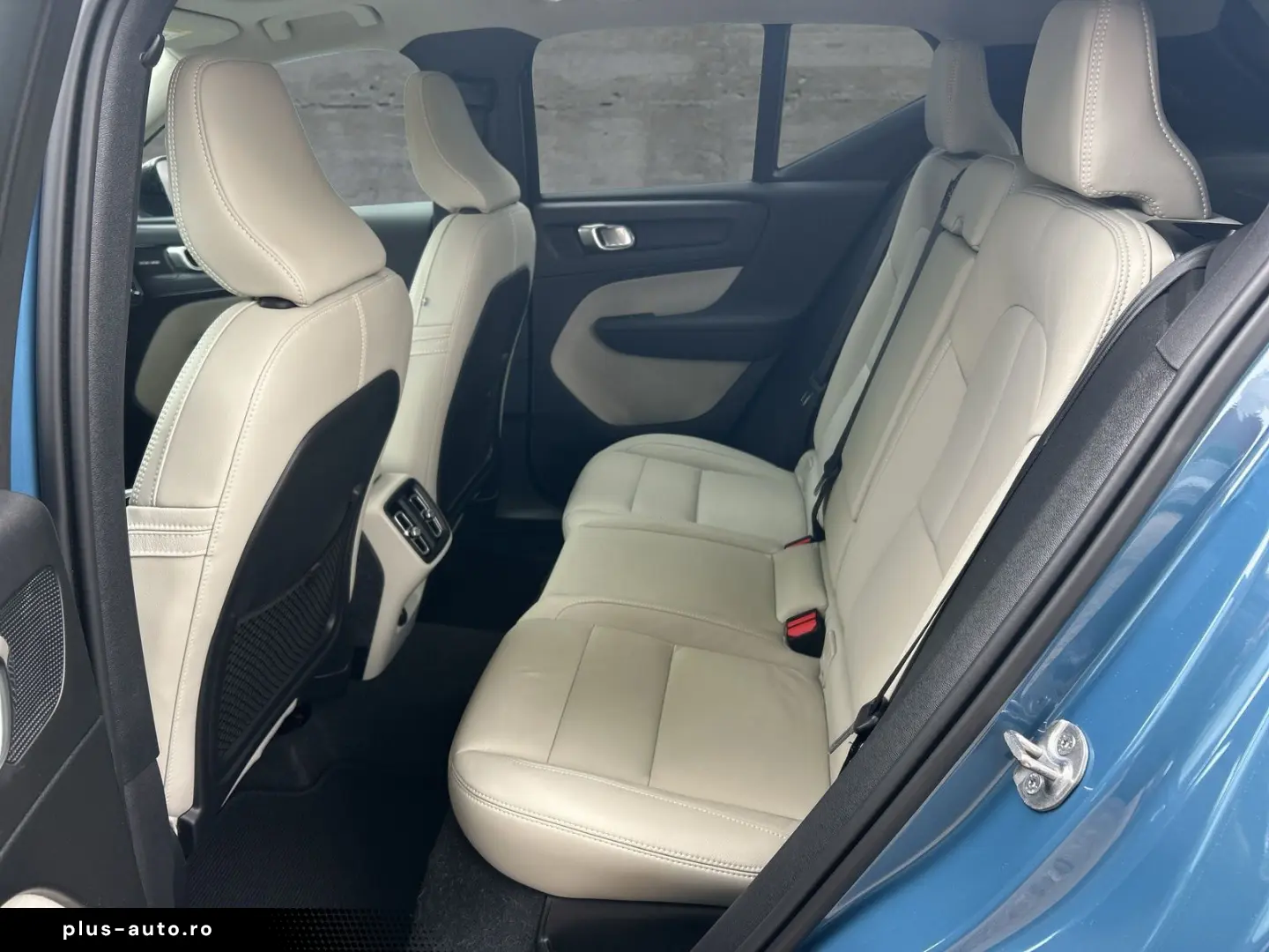 VOLVO XC40 B4 2WD Ultimate Dark