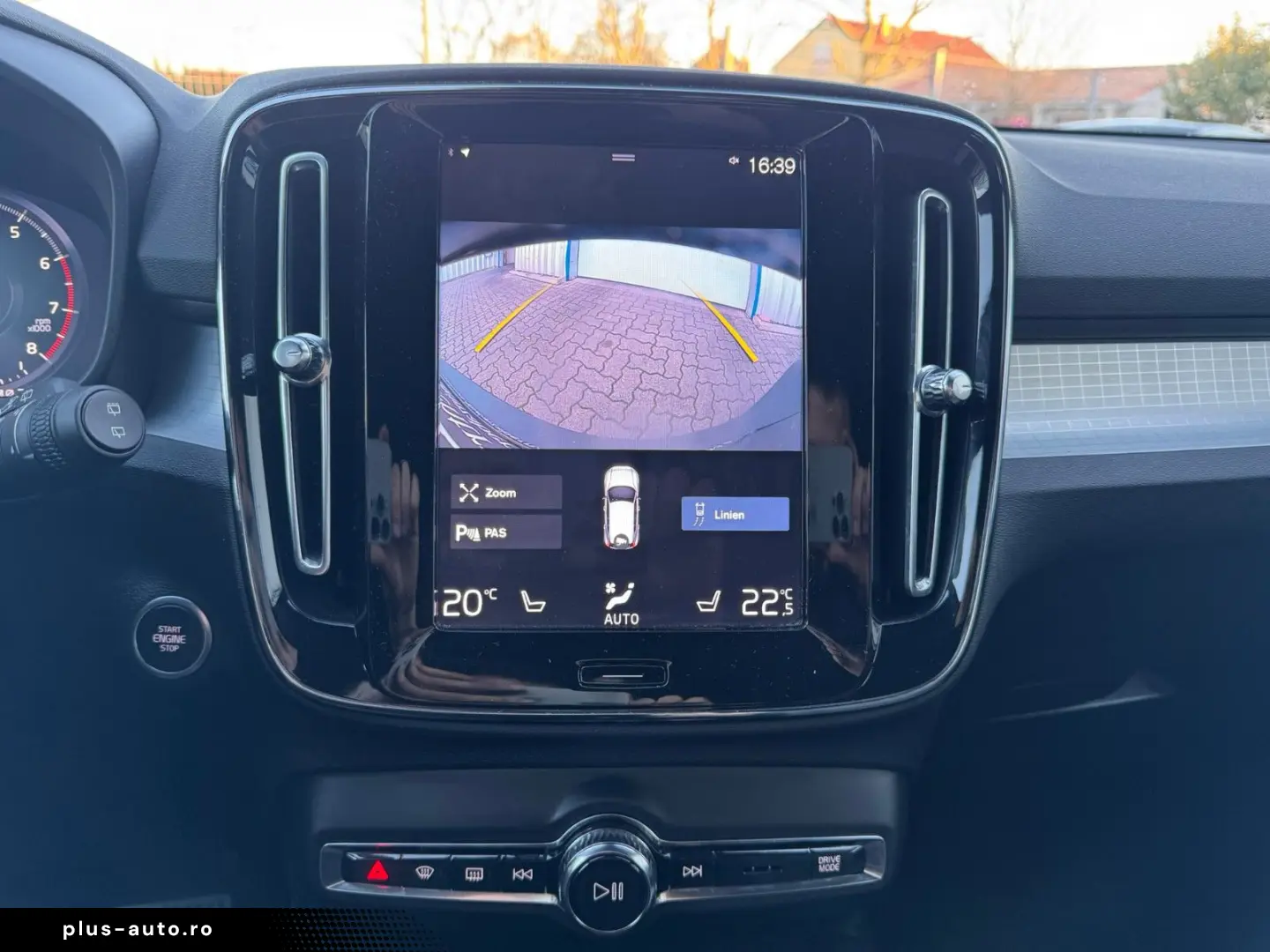 VOLVO XC40   CORE   KAMERA   NAVI   AUT   TEMP   SZH