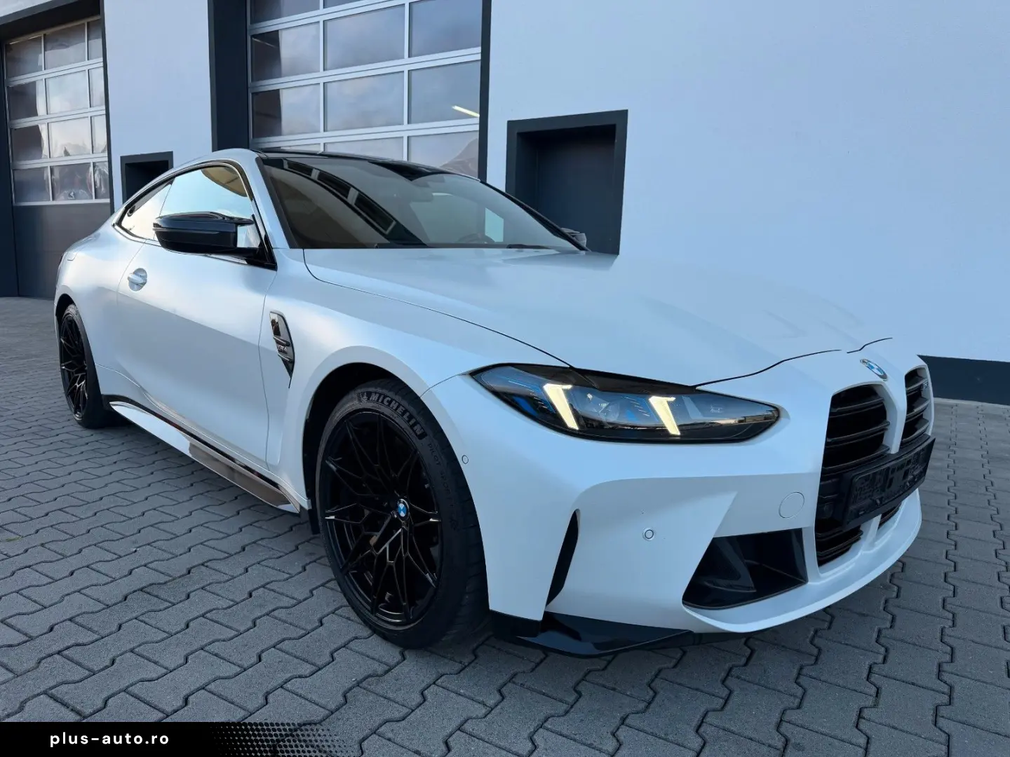 BMW M4 Coupe M-RACE TR. SCHALE KERAMIK CARBON MANUAL