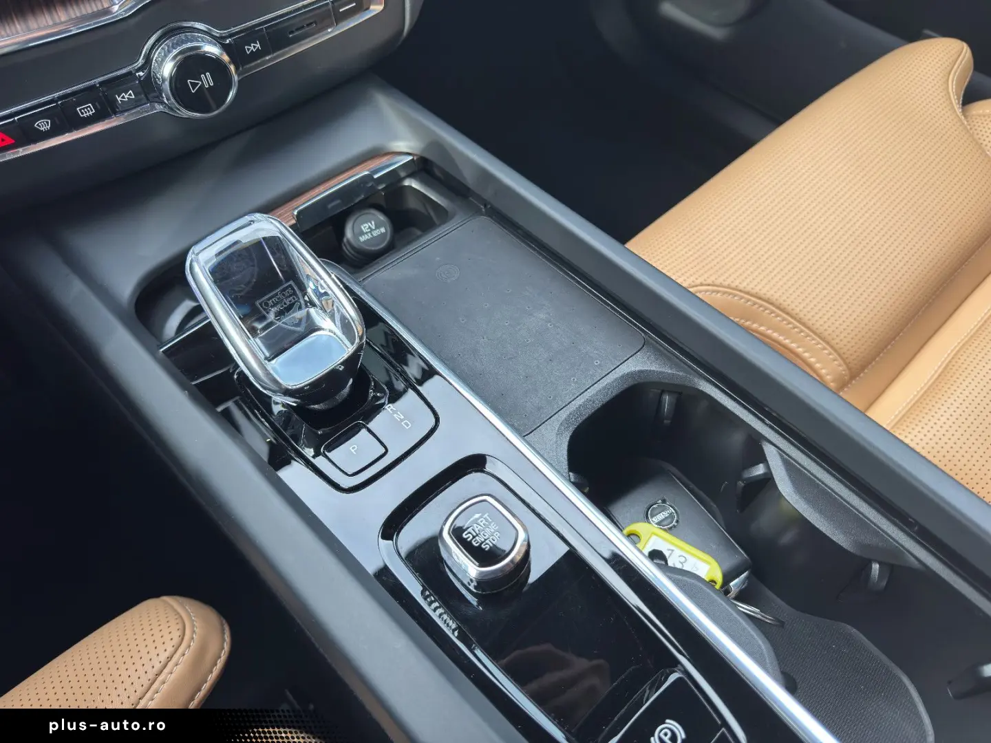VOLVO XC60 T8 AWD Ultimate Bright FourC Massage HeadUp