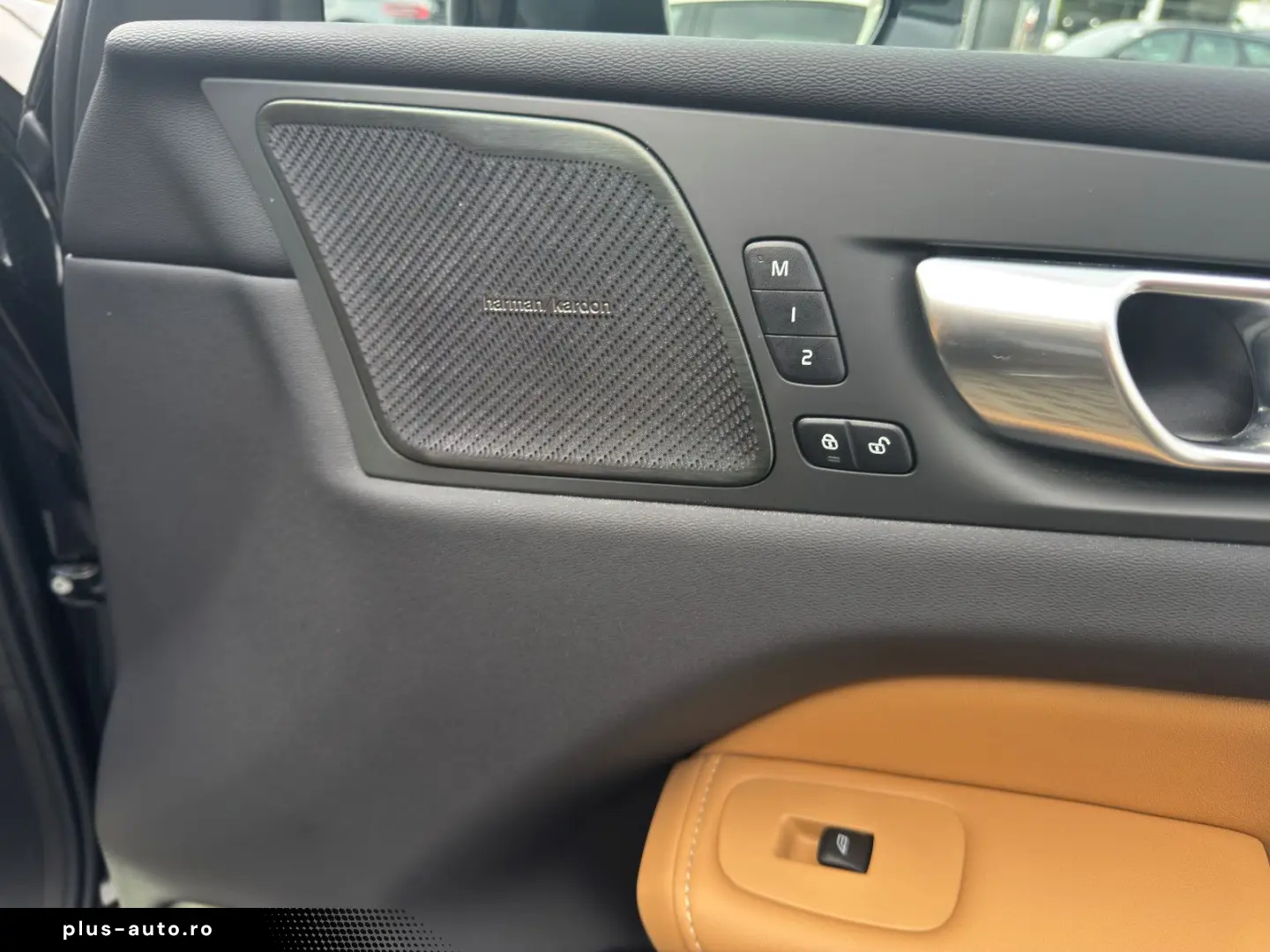 VOLVO XC60 T8 AWD Ultimate Bright FourC Massage HeadUp