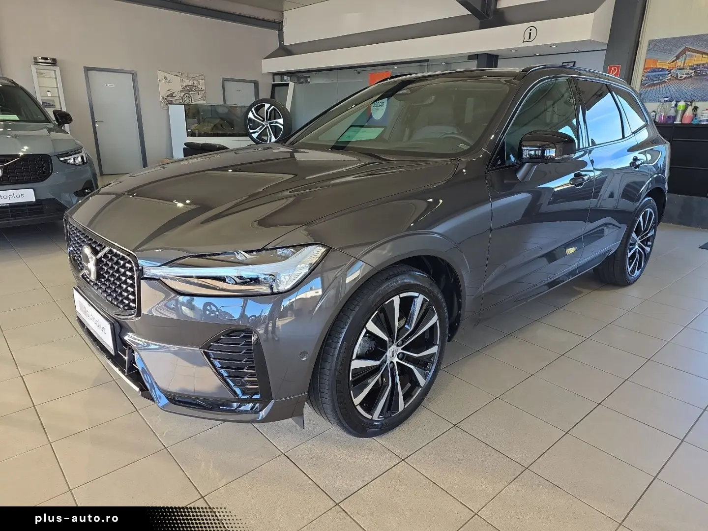 VOLVO XC60 B5 Ultra Dark AWD ACC BLIS FourC AHK 360