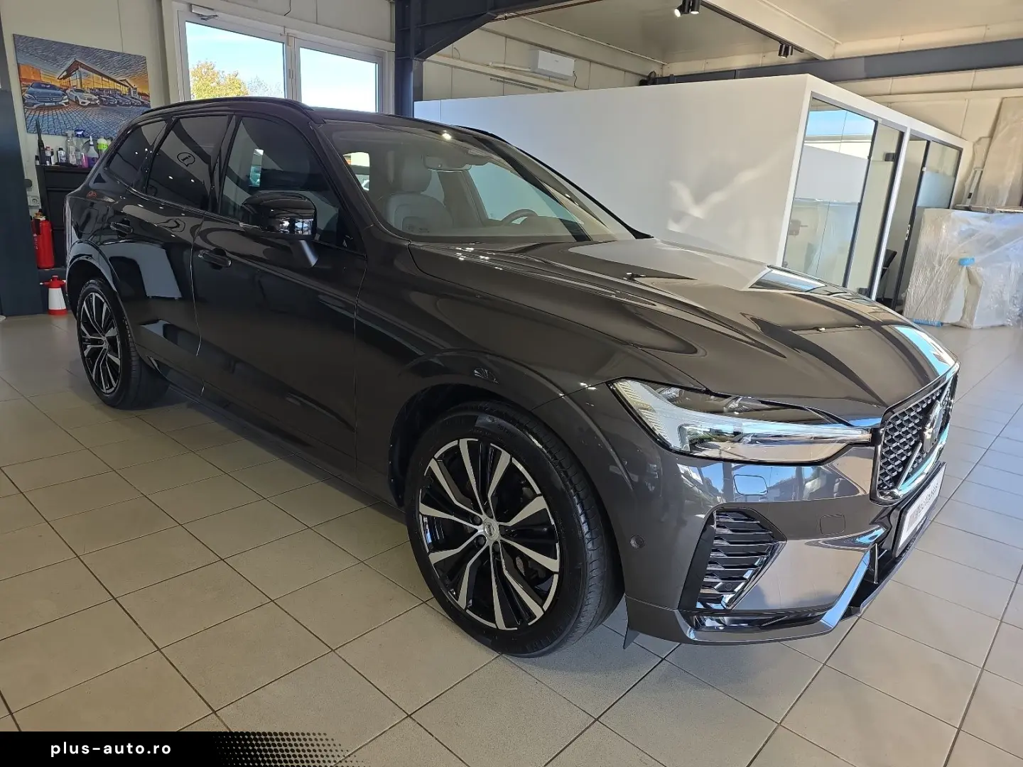 VOLVO XC60 B5 Ultra Dark AWD ACC BLIS FourC AHK 360