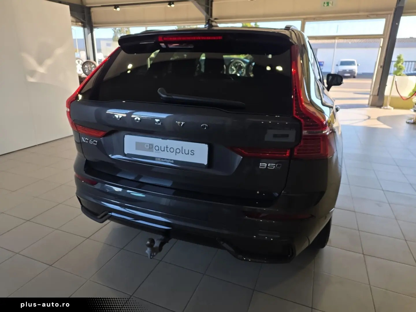 VOLVO XC60 B5 Ultra Dark AWD ACC BLIS FourC AHK 360