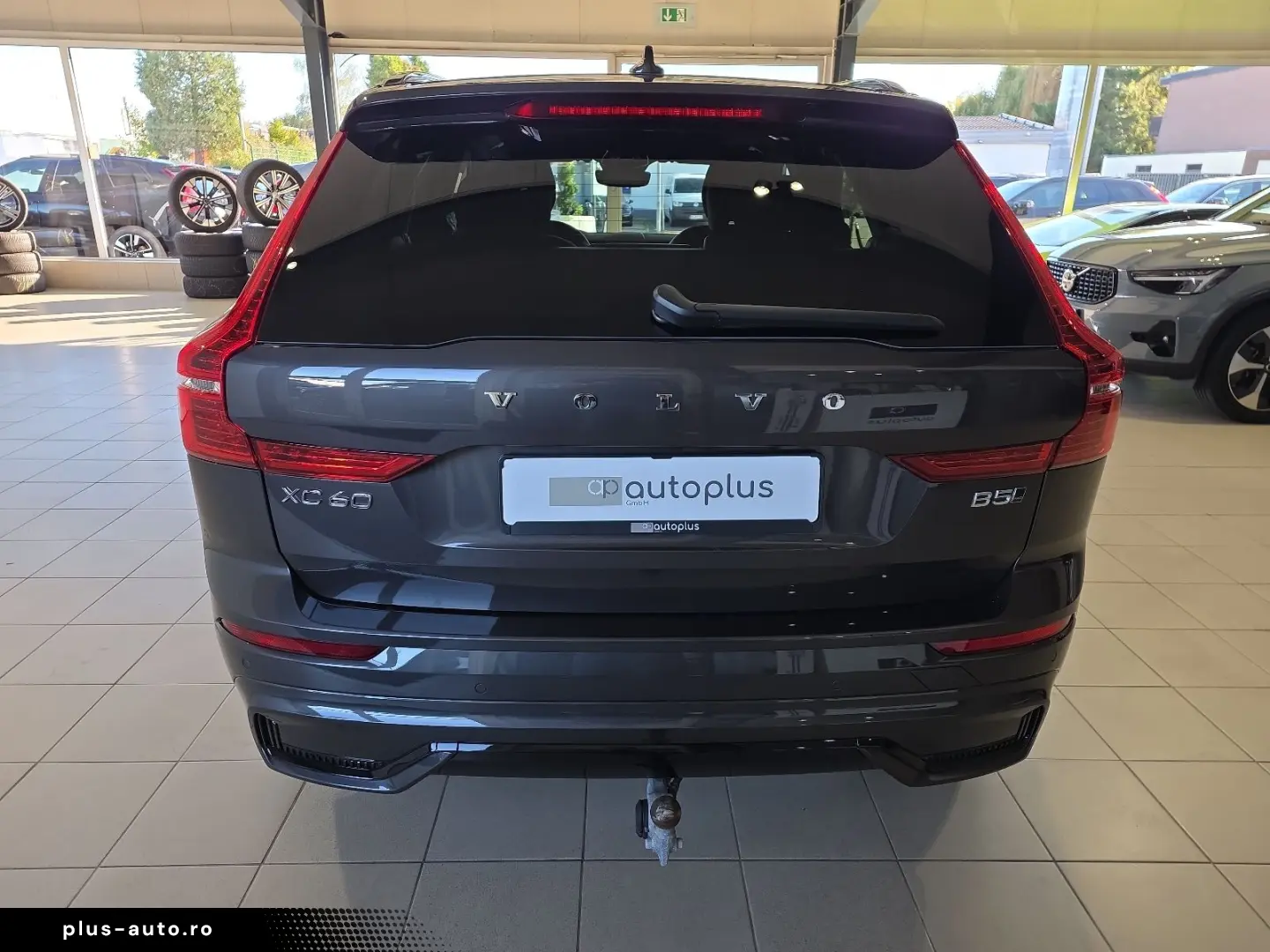 VOLVO XC60 B5 Ultra Dark AWD ACC BLIS FourC AHK 360