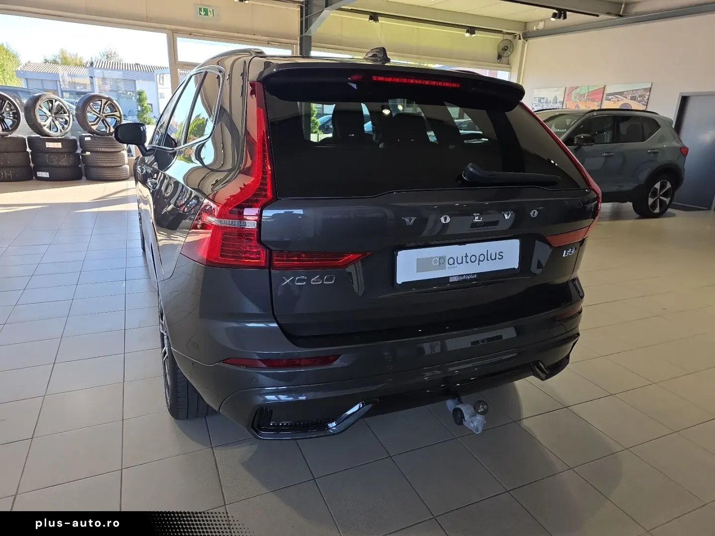 VOLVO XC60 B5 Ultra Dark AWD ACC BLIS FourC AHK 360