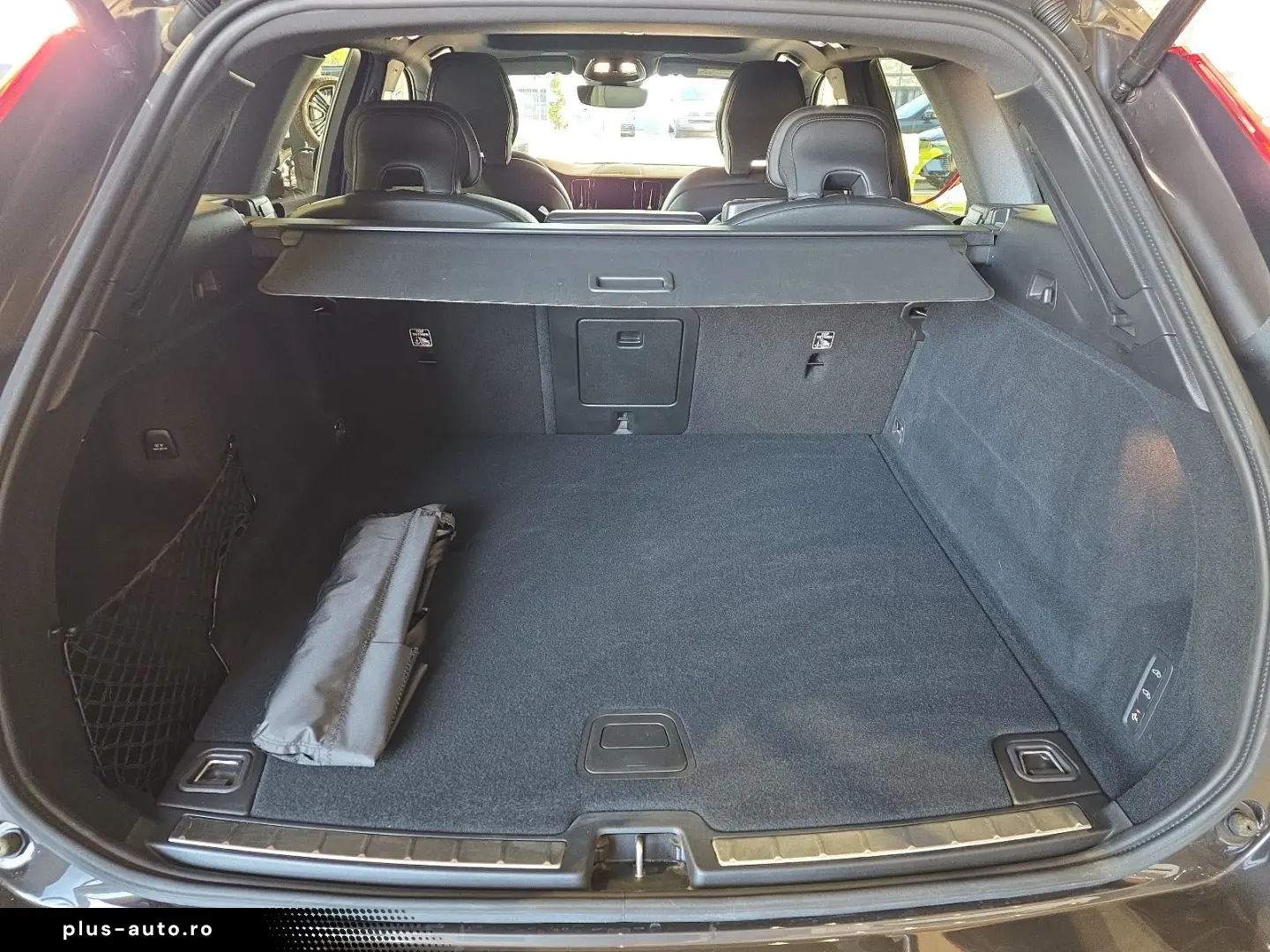 VOLVO XC60 B5 Ultra Dark AWD ACC BLIS FourC AHK 360