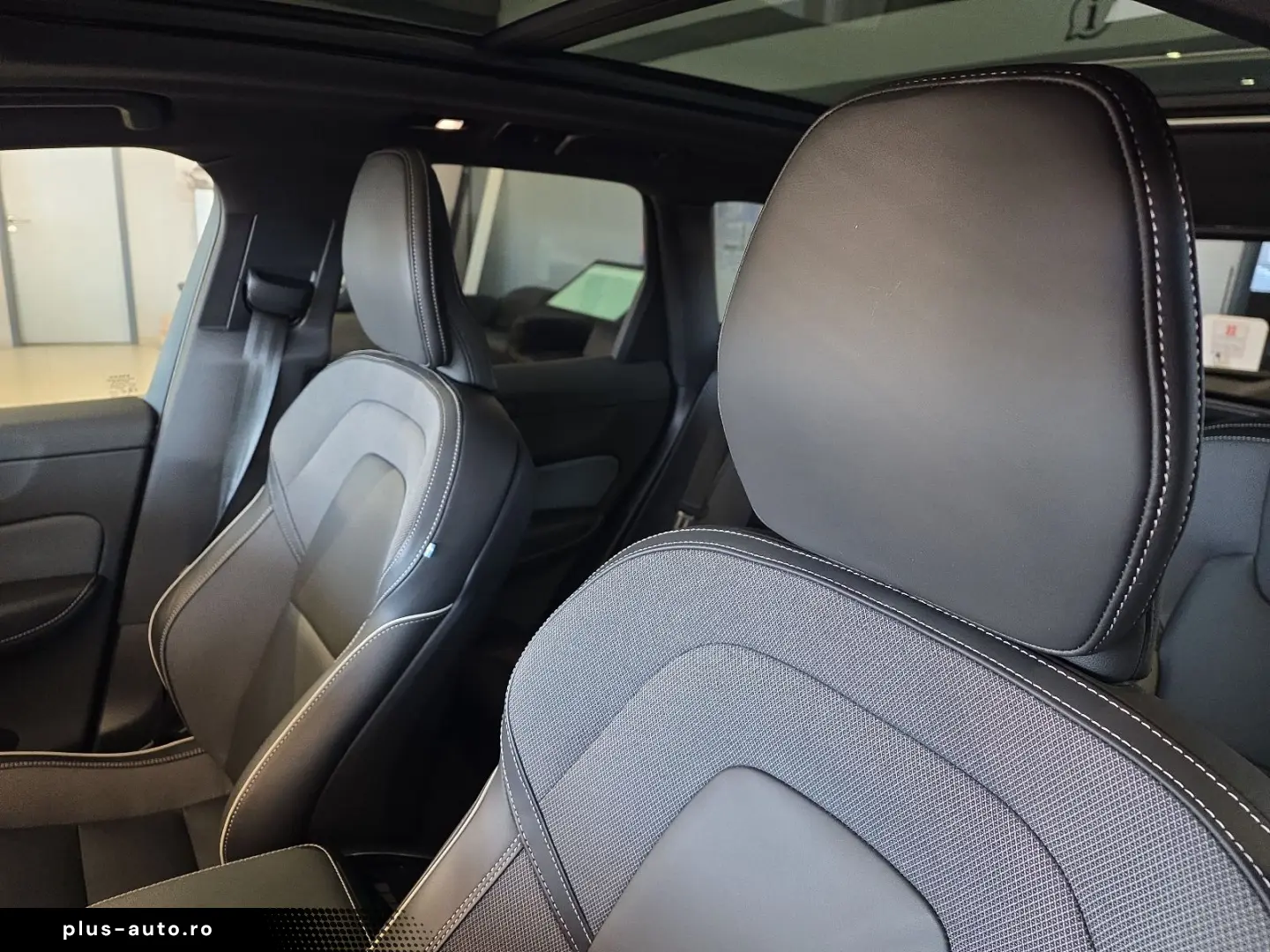 VOLVO XC60 B5 Ultra Dark AWD ACC BLIS FourC AHK 360