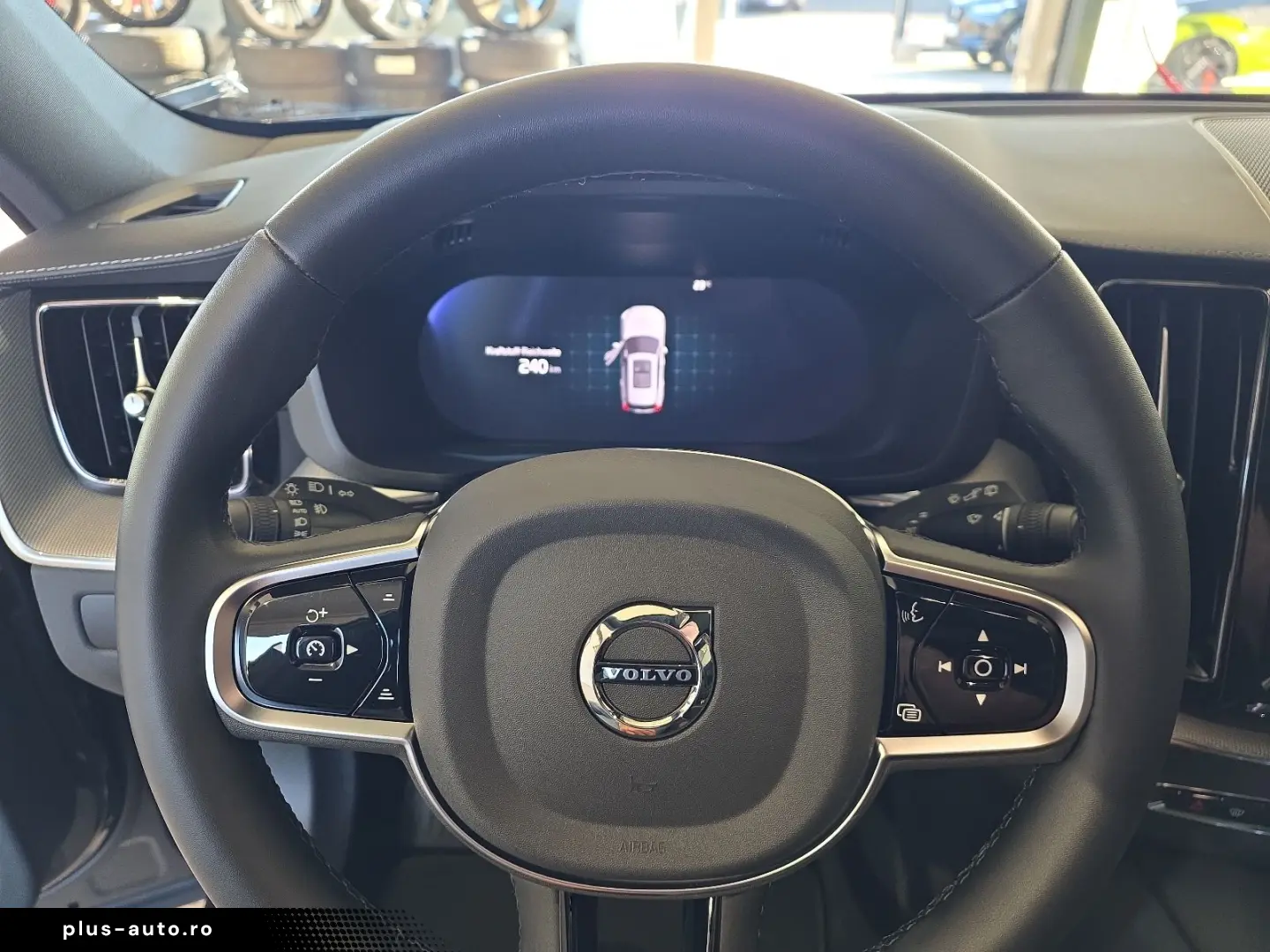 VOLVO XC60 B5 Ultra Dark AWD ACC BLIS FourC AHK 360