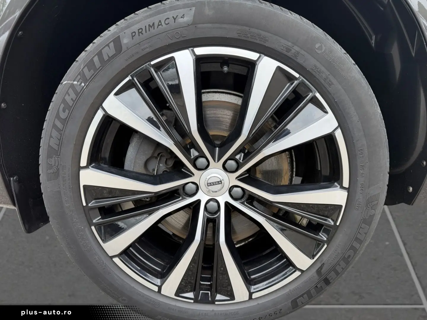 VOLVO XC60 B5 Ultimate Dark AWD HUD  StandHZG H&K Luft