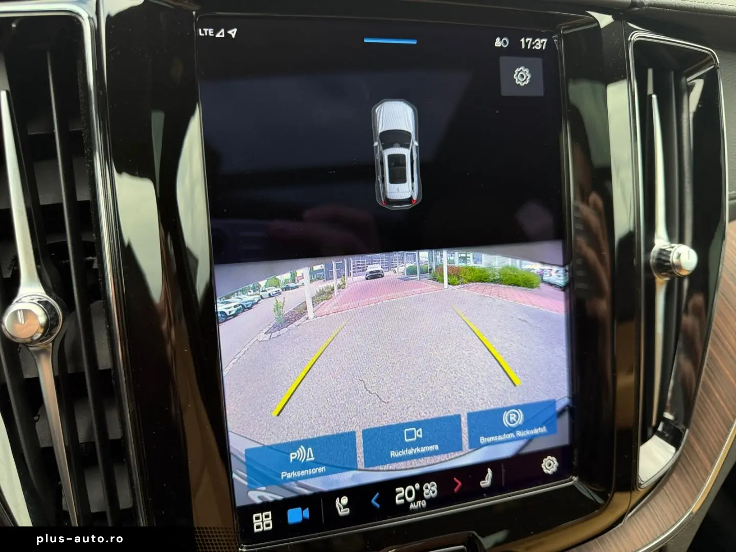 VOLVO XC60 B5 Ultimate Dark AWD HUD  StandHZG H&K Luft