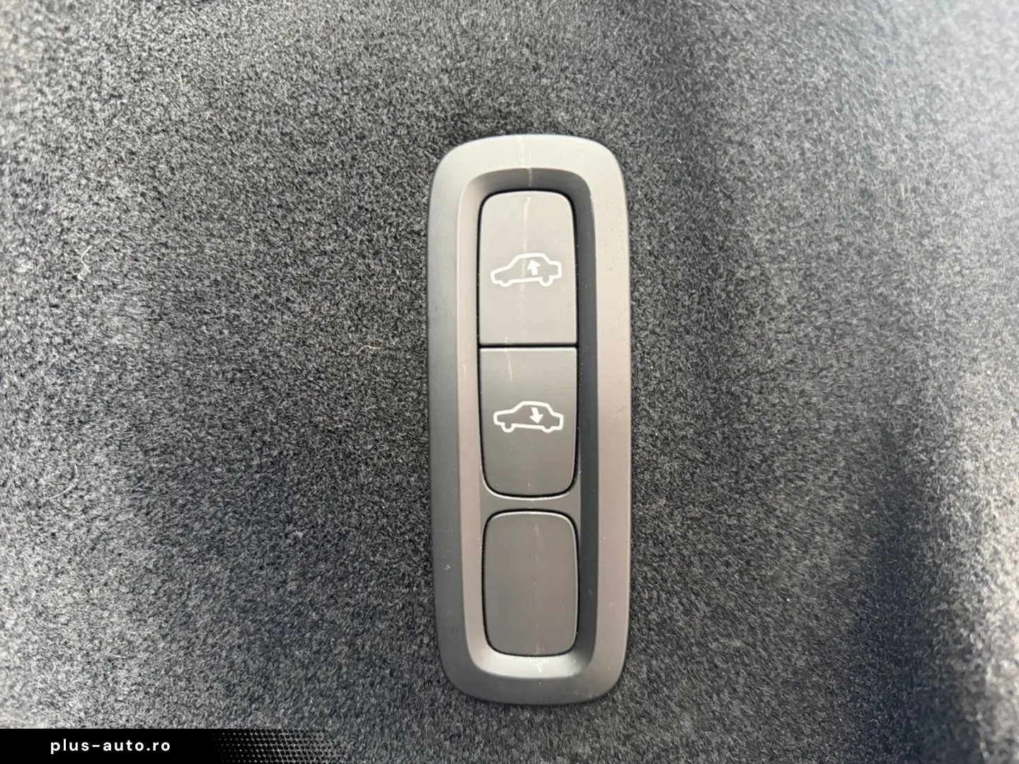VOLVO XC60 B5 Ultimate Dark AWD HUD  StandHZG H&K Luft