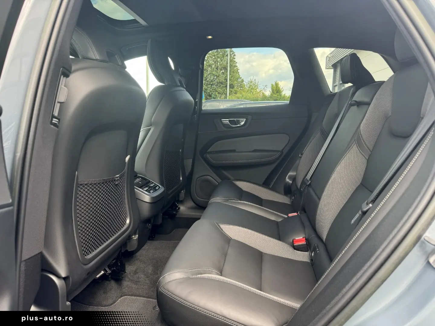 VOLVO XC60 B5 D Ultimate Bright AWD Pano HeadUp AHK