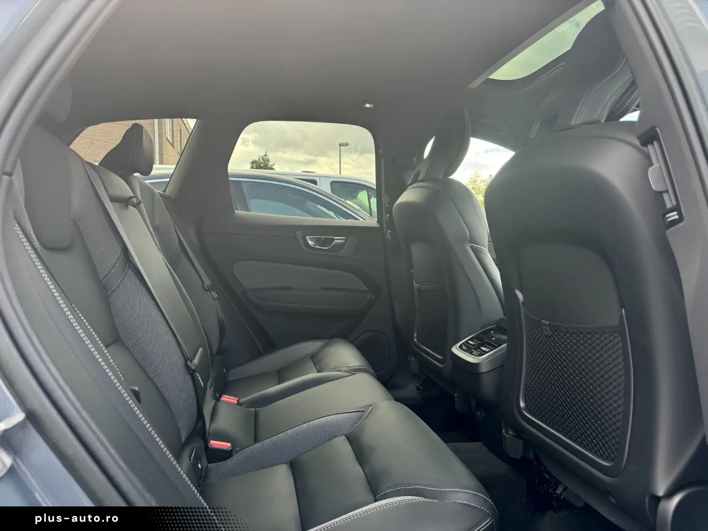 VOLVO XC60 B5 D Ultimate Bright AWD Pano HeadUp AHK