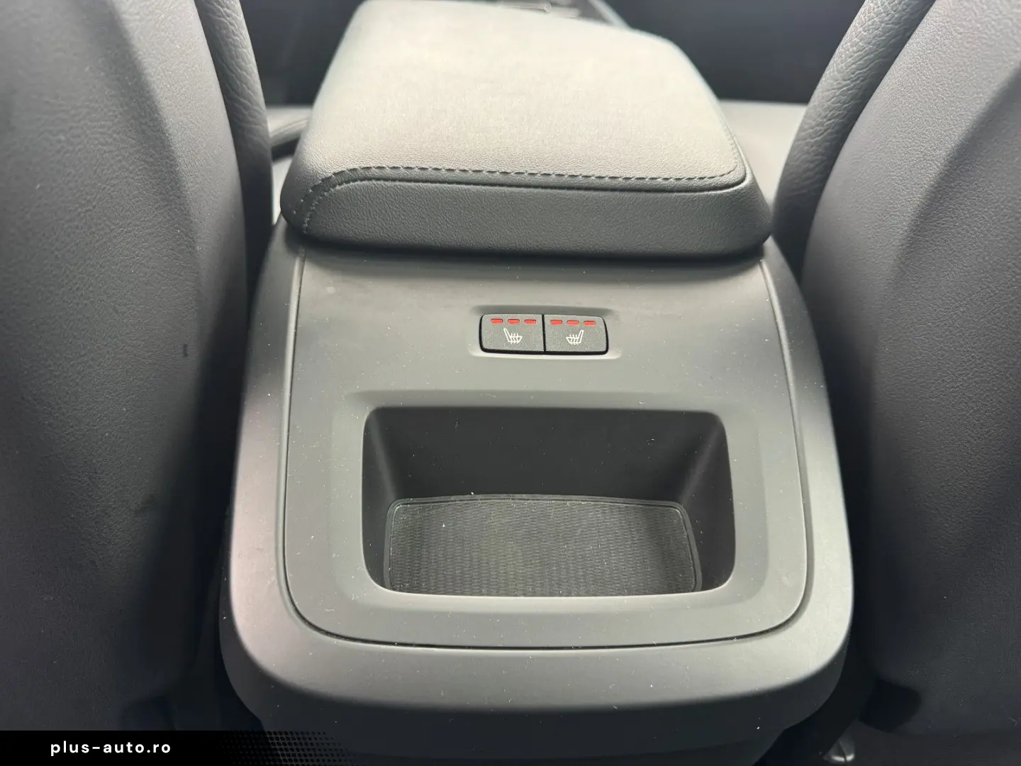 VOLVO XC60 B4 B Plus Dark Pano Google LED 360