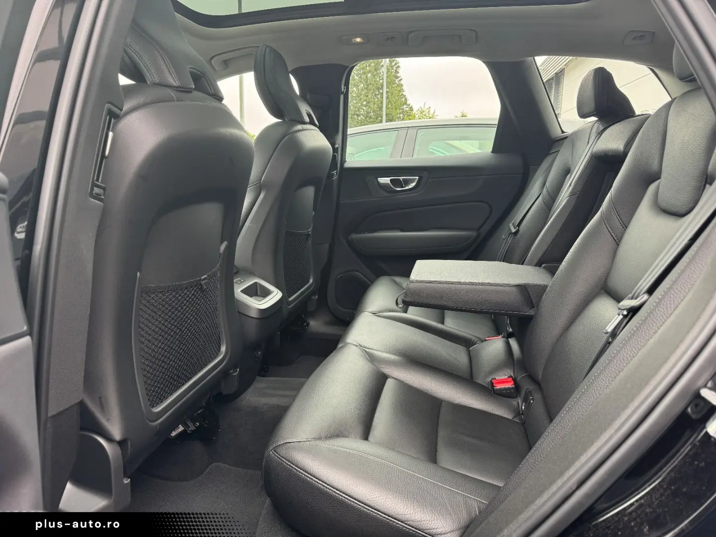 VOLVO XC60 B4 B Plus Dark Pano Google LED 360