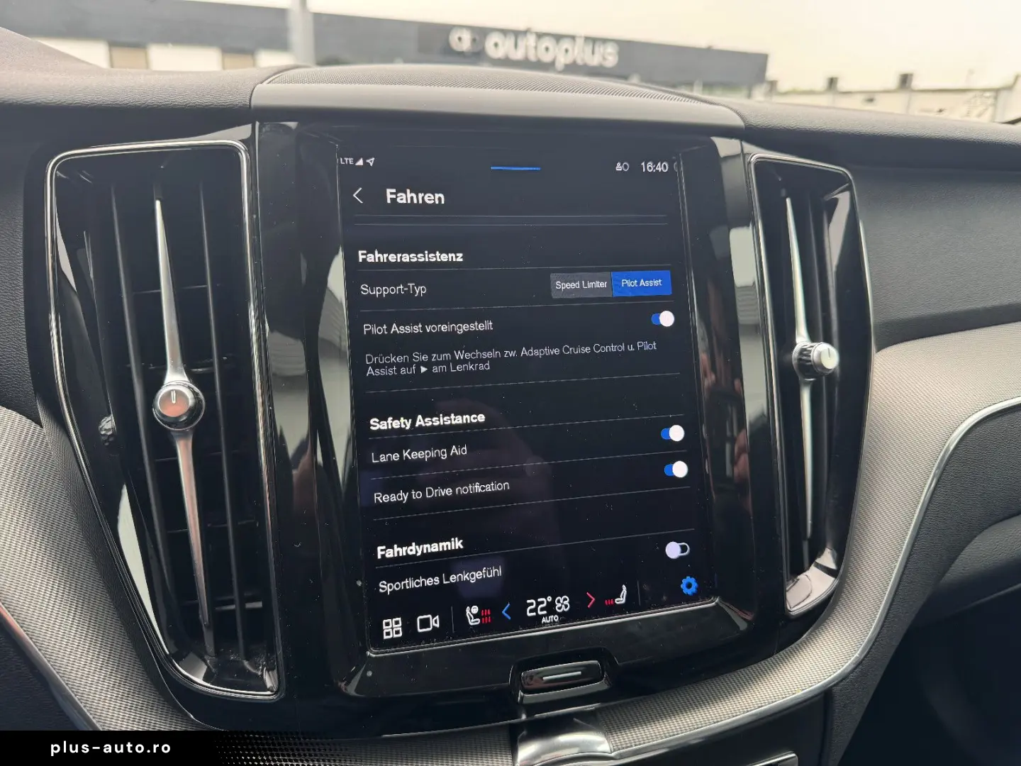 VOLVO XC60 B4 B Plus Dark Pano Google LED 360