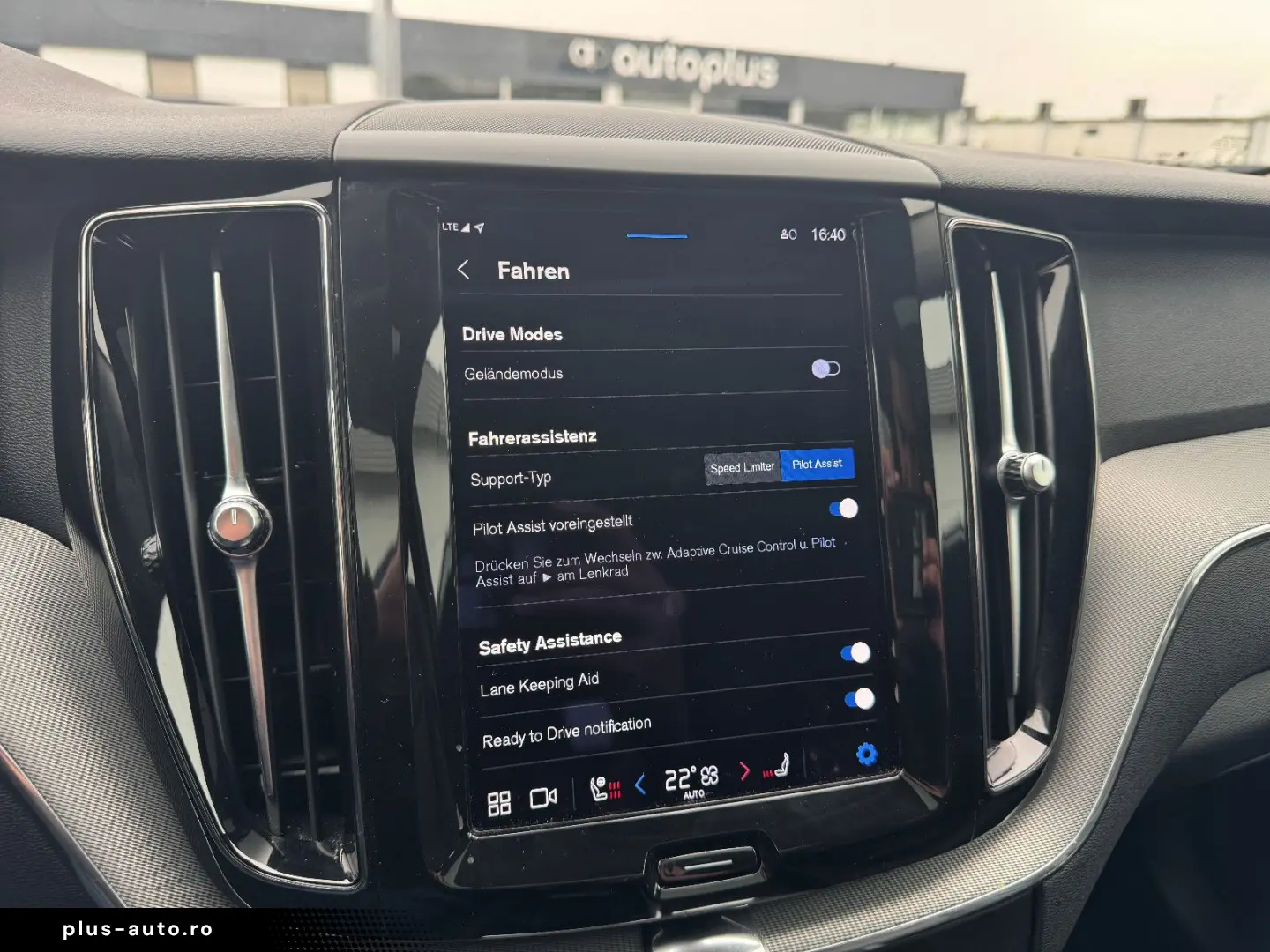 VOLVO XC60 B4 B Plus Dark Pano Google LED 360