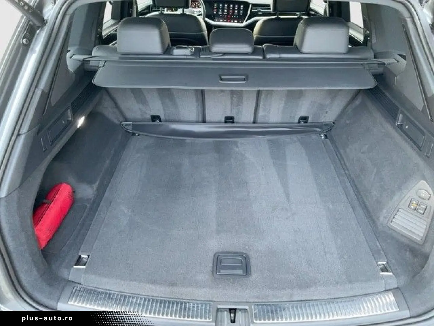 VW Touareg 4 Motion 3.0 TSI e-hybrid NAVI PARKLENKA