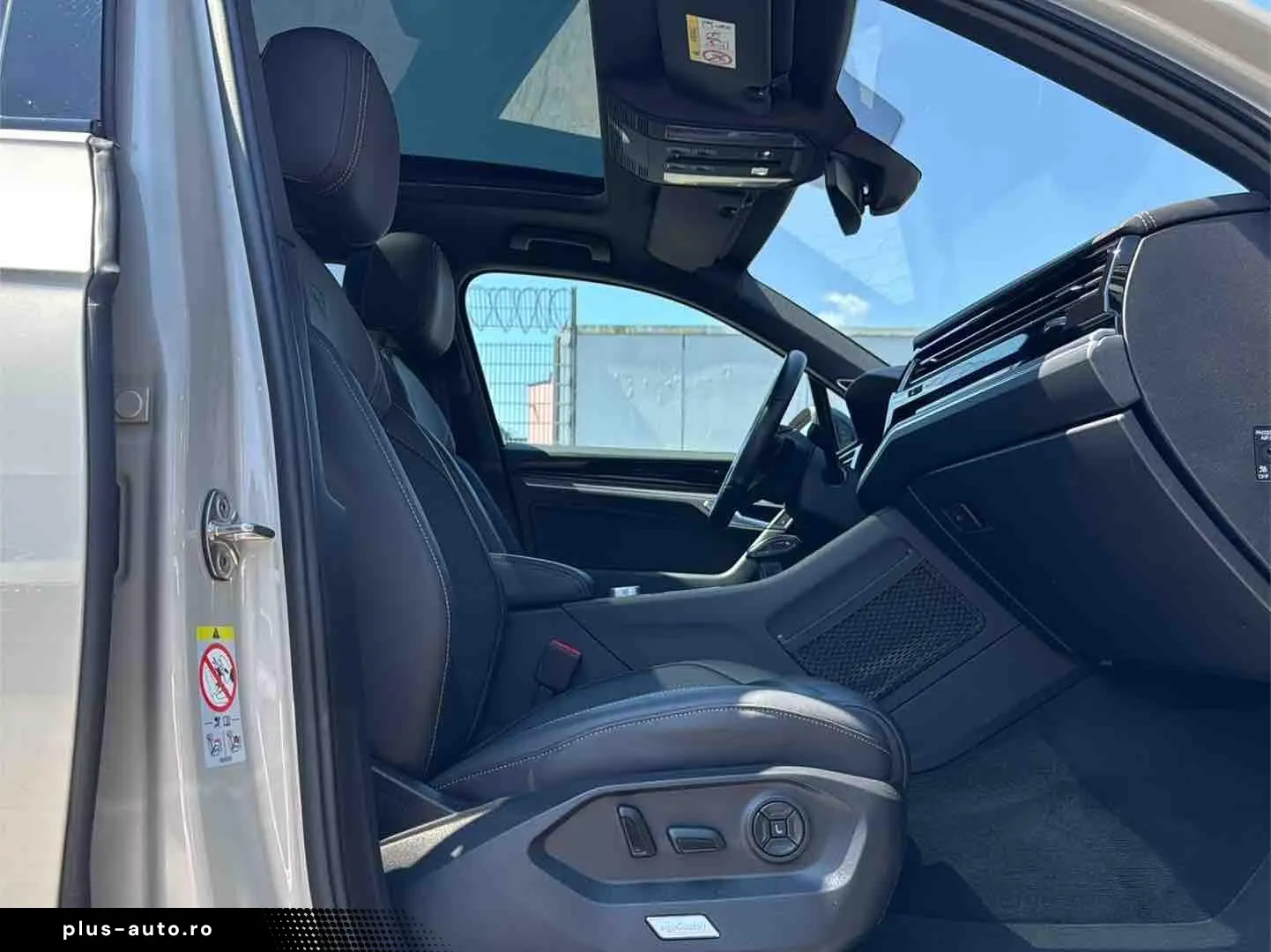 VW Touareg R e-Hybrid 4M ACC AHK AIR PANO 360  21Z