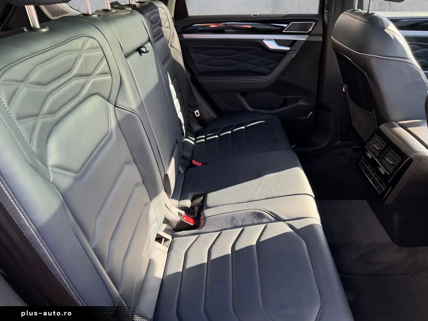 VW Touareg 3.0TDI 4M R-LINE IQ NAV 4xSHZ AHK STDHZG